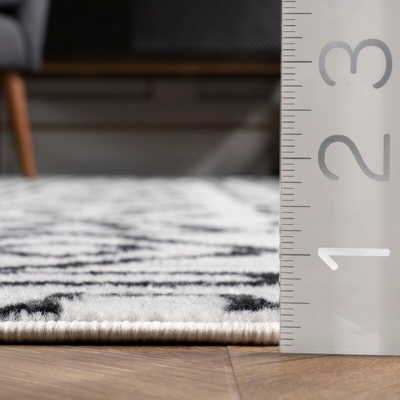 Nuloom Alisa Tribal Area Rug