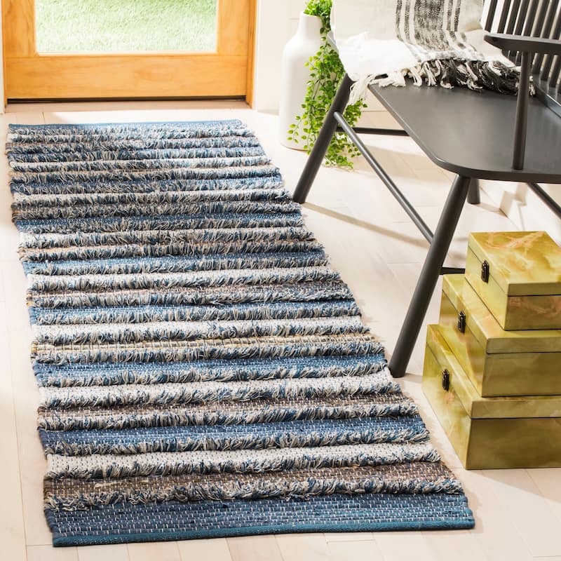 SAFAVIEH Handmade Flatweave Montauk Mridalini Casual Cotton Rug - 2'3" x 8' Runner - Blue/Multi