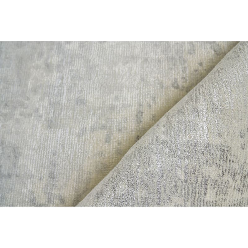 EXQUISITE RUGS Murano Hand-loomed Wool/Bamboo Silk Metallic Area Rug.