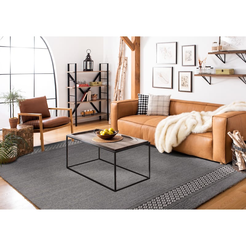 SAFAVIEH Handmade Montauk Margaux Stripe Rug