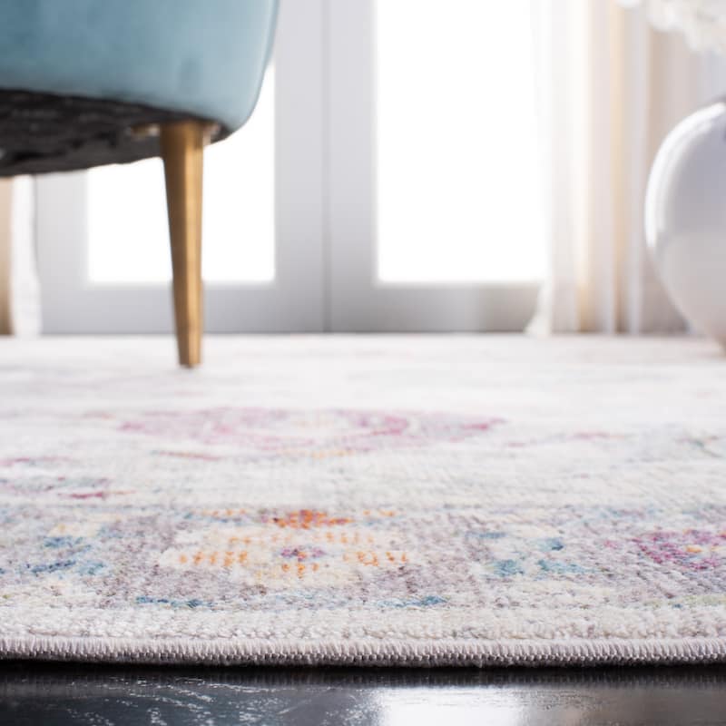SAFAVIEH Illusion Kari Vintage Boho Oriental Viscose Rug with