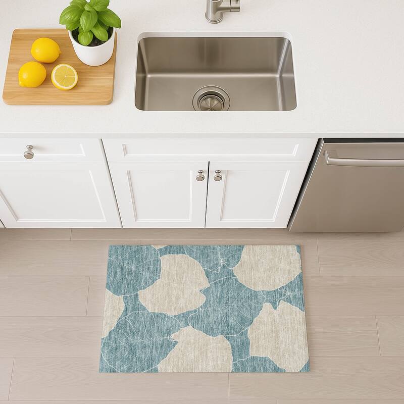 Machine Washable Indoor/ Outdoor Tropical Floral Chantille Rug