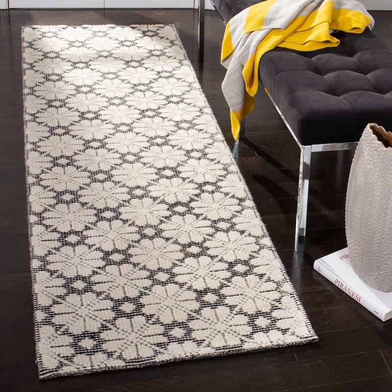 SAFAVIEH Handmade Vermont Jolie Wool Rug - 2'3" x 8' Runner - Ivory/Black