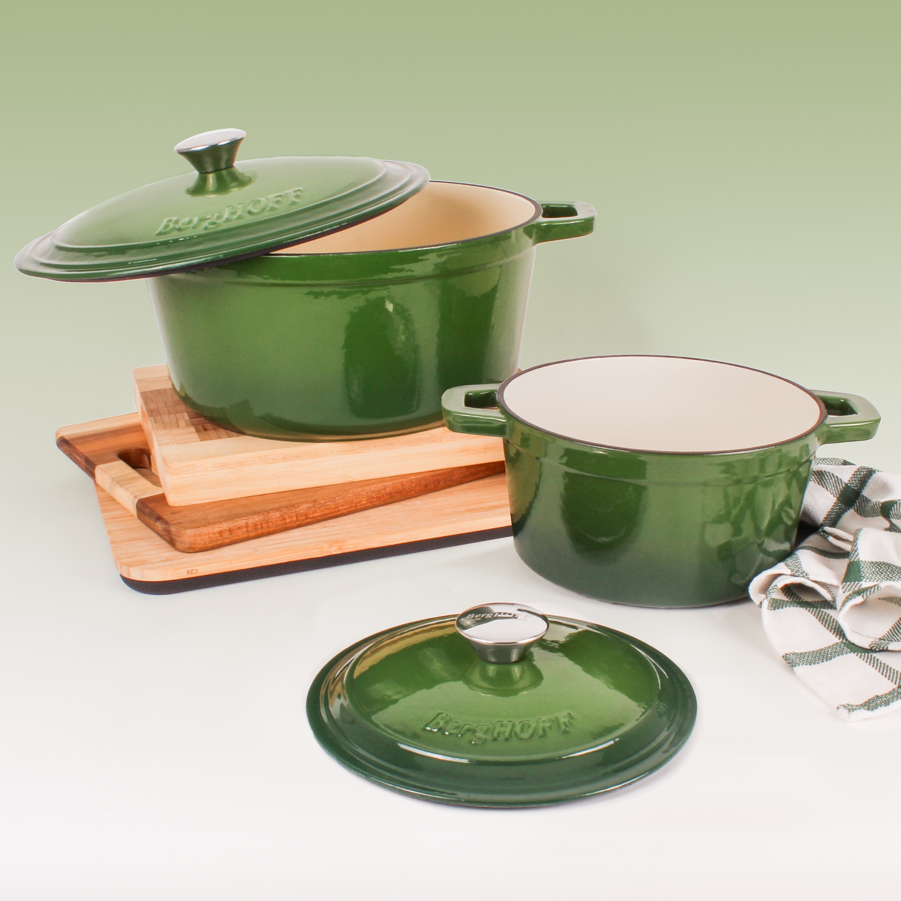 https://ak1.ostkcdn.com/images/products/is/images/direct/3be3387eb35b82c6637e798c873e4542025bcef3/Neo-4pc-Cast-Iron-Set-3qt-Covered-Dutch-Oven-%26-7qt-Covered-Stockpot-Green.jpg