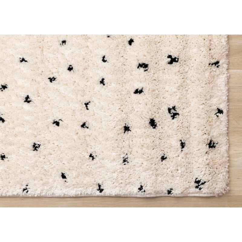 Cream Black Speckled Soft Shag Area Rug, 5'3" x 7'7"