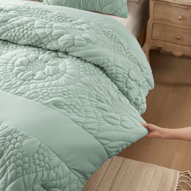 Madison Park Elise Comforter Set