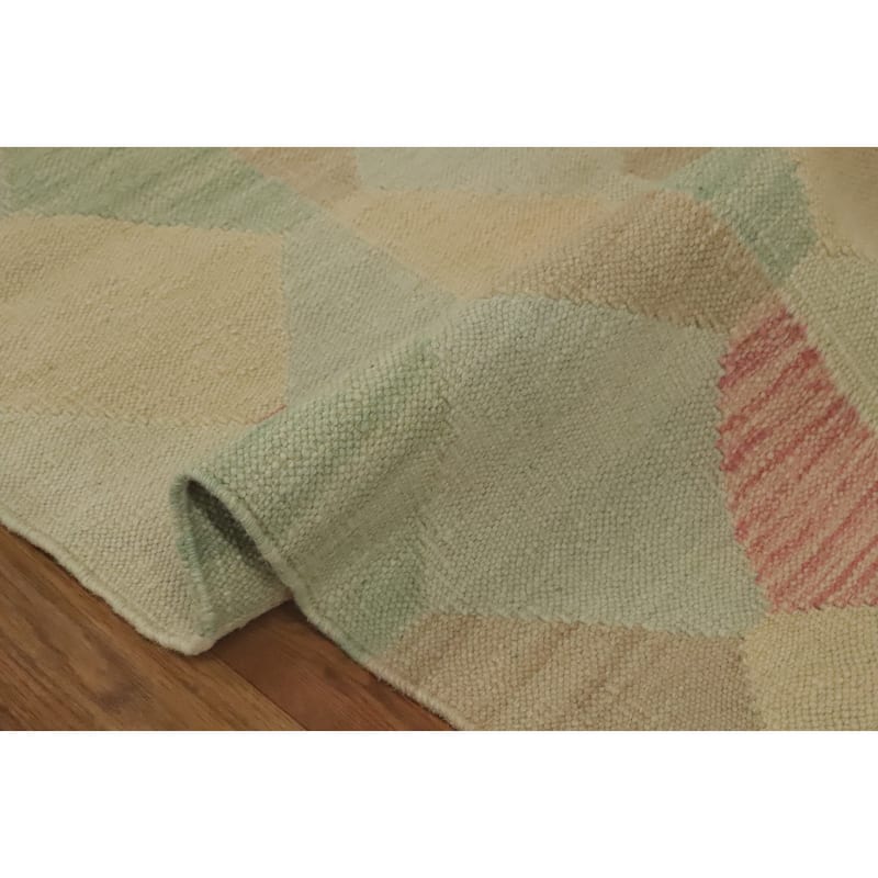 Hand Woven Southwestern Wool Multi-Colored Geometric Area Rug - 6' 4'' X 4' 0''
