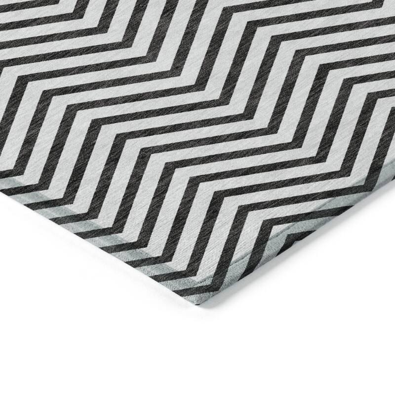 HomeRoots Chevron Transitional Rectangle Outdoor Rug