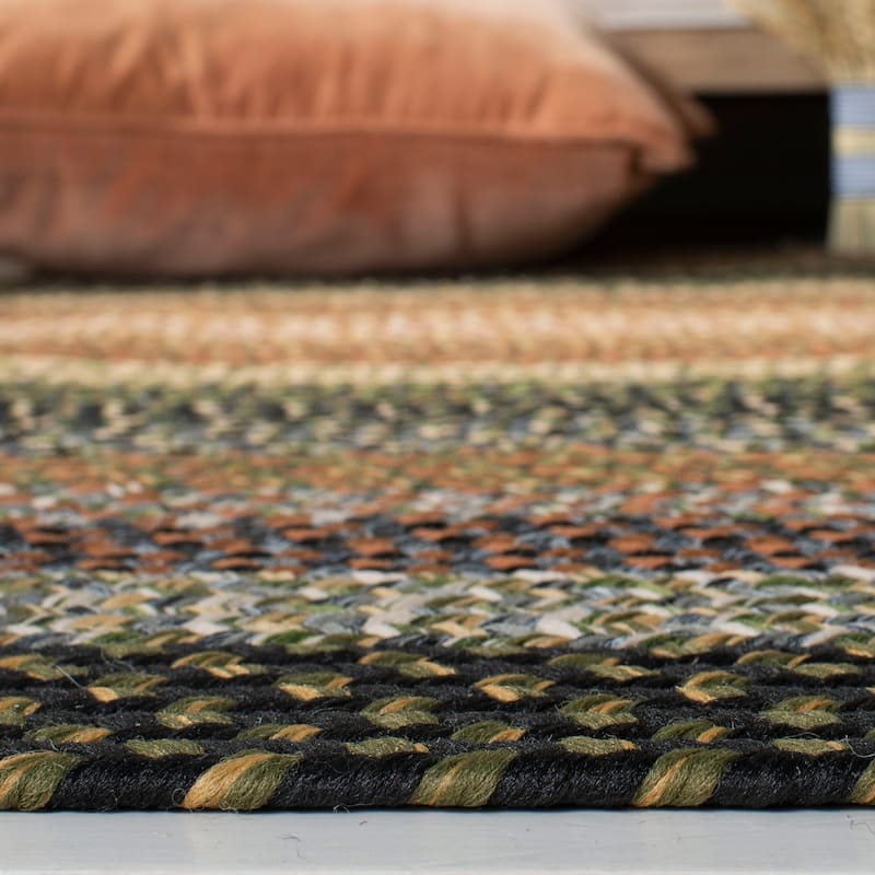 SAFAVIEH Handmade Braided Jo Machine Washable Country Casual Rug