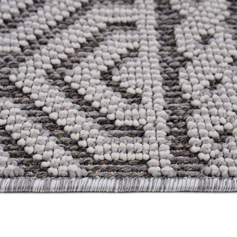 Guros Collection Grey / White / Geometric Indoor /Outdoor Non-Shedding Area Rug