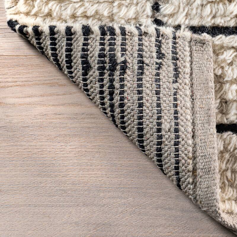 Nuloom Ariana Brick Pattern Wool Blend Area Rug