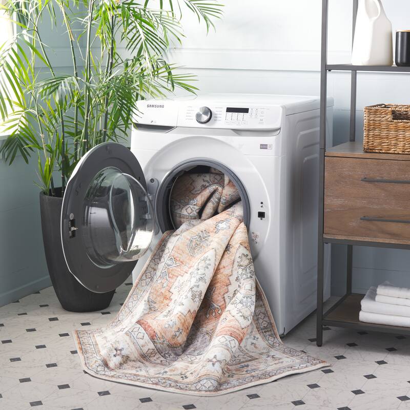 SAFAVIEH Montana Virginija Shabby Chic Oriental Rug - 2'6" x 8' Runner - Beige/Light Brown