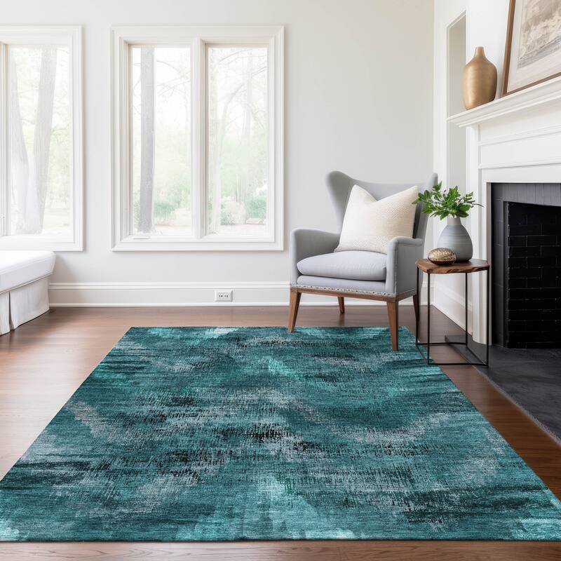 Machine Washable Indoor/ Outdoor Chantille Distressed Chevron Rug