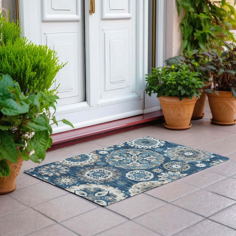 Machine Washable Indoor/ Outdoor Chantille Casual Medallion Rug - Blue - 1'8" x 2'6"