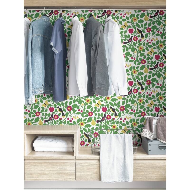 NuWallpaper Green Paradisus Peel & Stick Wallpaper - 216in x 20.5in x 0.025in