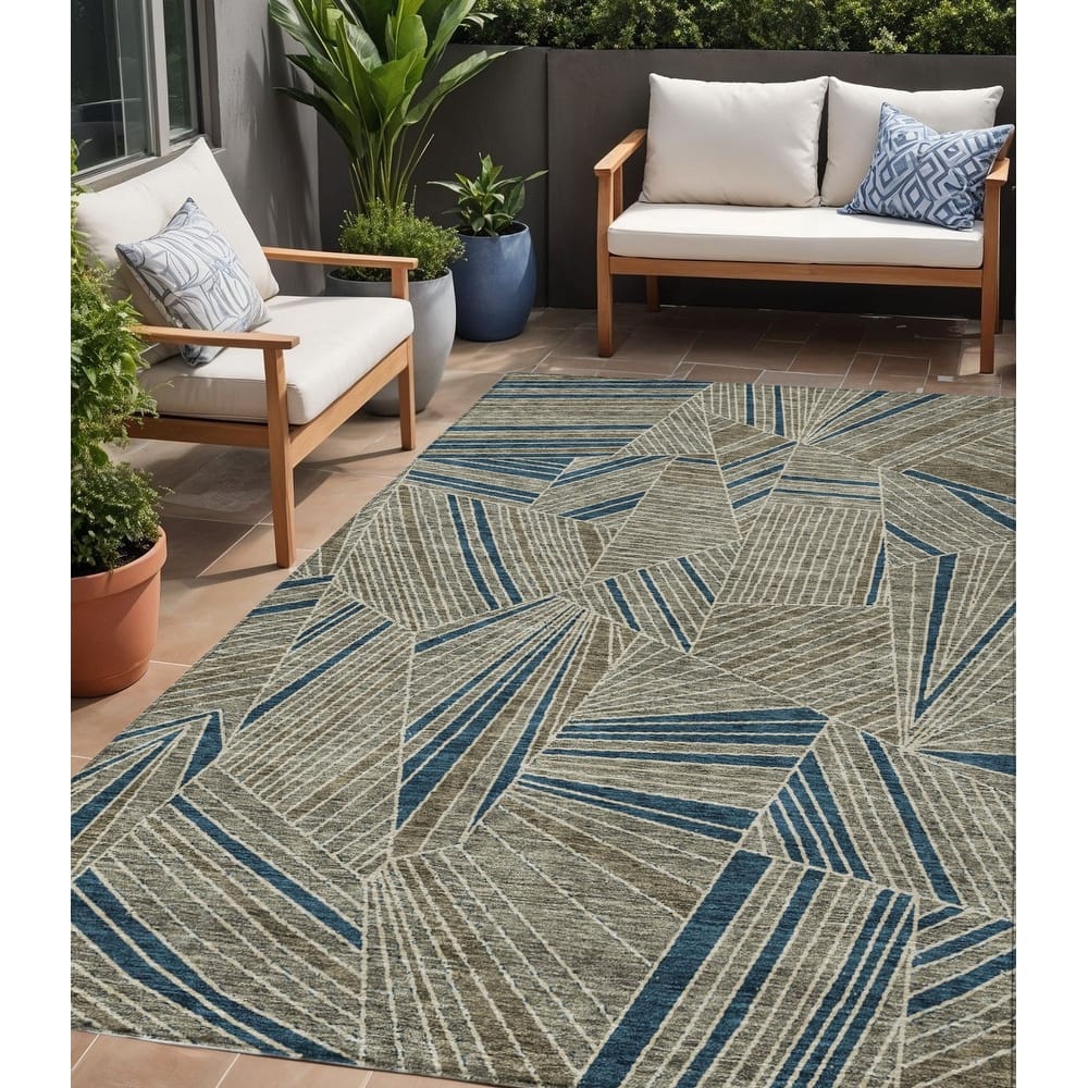 HomeRoots Geometric Transitional Rectangle Outdoor Rug