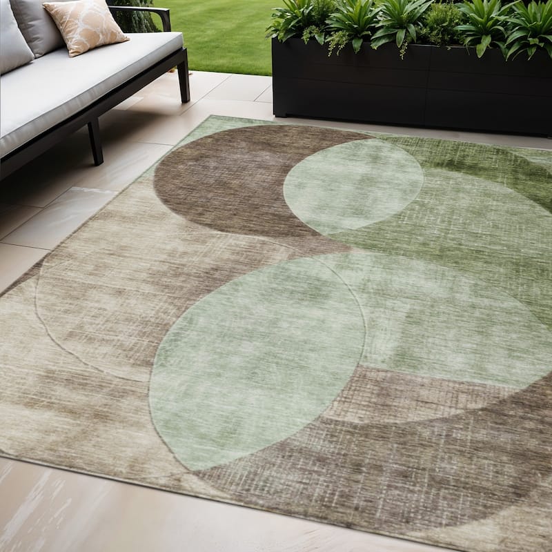 HomeRoots Geometric Transitional Rectangle Outdoor Rug - 5' X 8'