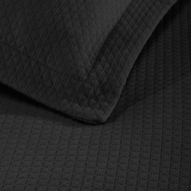 Superior Solitaire Cotton Decorative Bedspread Set