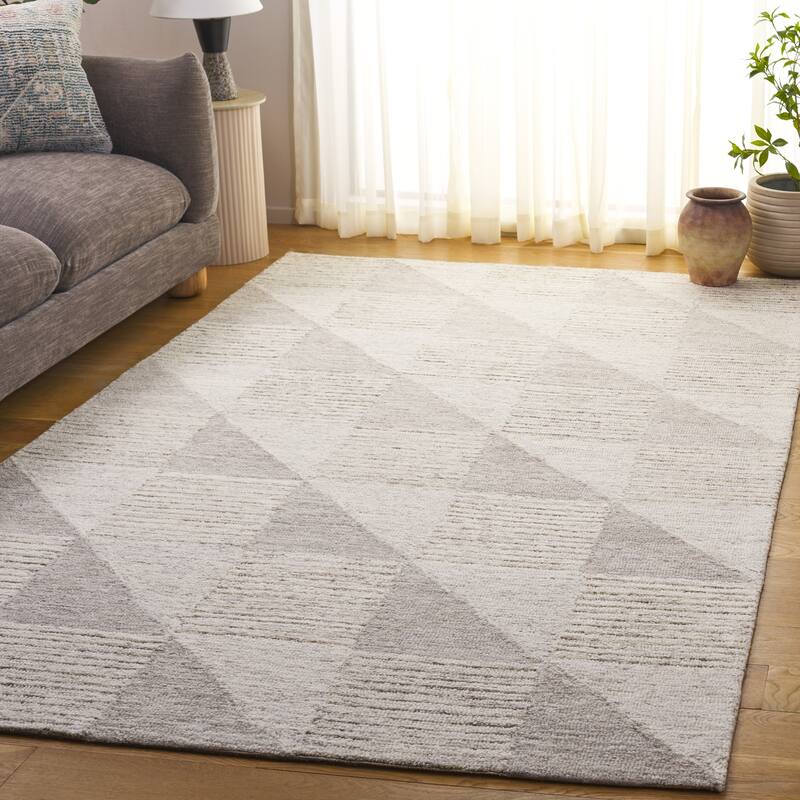 SAFAVIEH Handmade Ebony Remigija Wool Rug - Grey - 6' Square