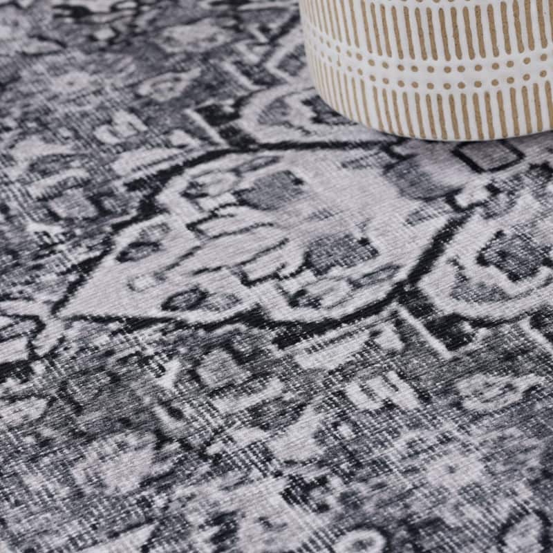 Superior Elodie Geometric Floral Medallion Indoor Area Rug