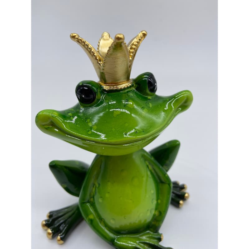 Broad Smile Frog with Crown