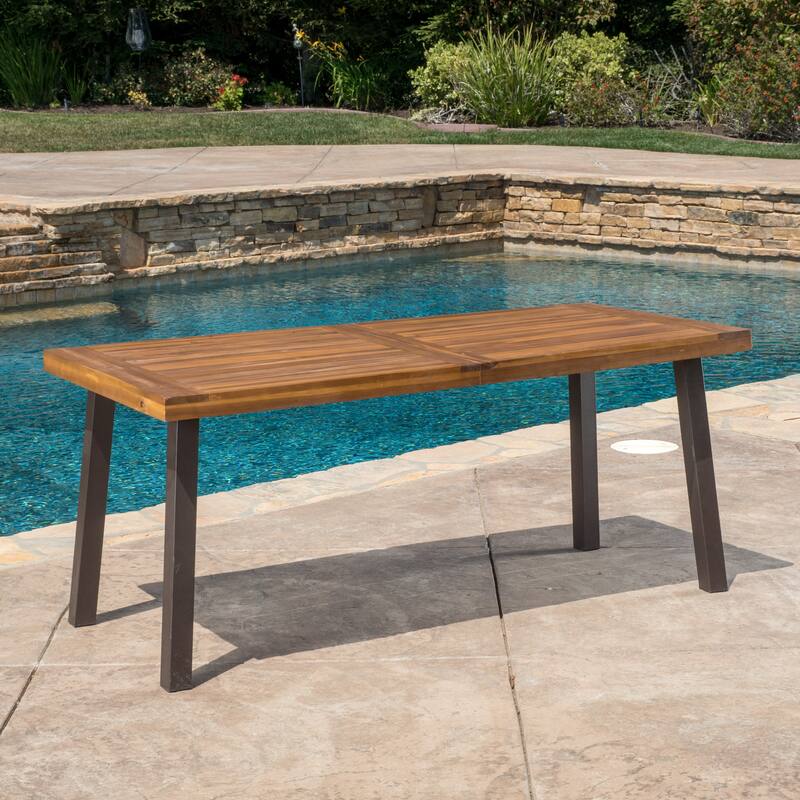 DELLA DINING table
