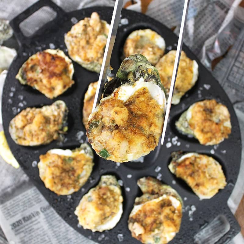 Bayou Classic Cast Iron Shellfish Shaped Oyster Grill Pan for 12 Clams, Black - 146.4