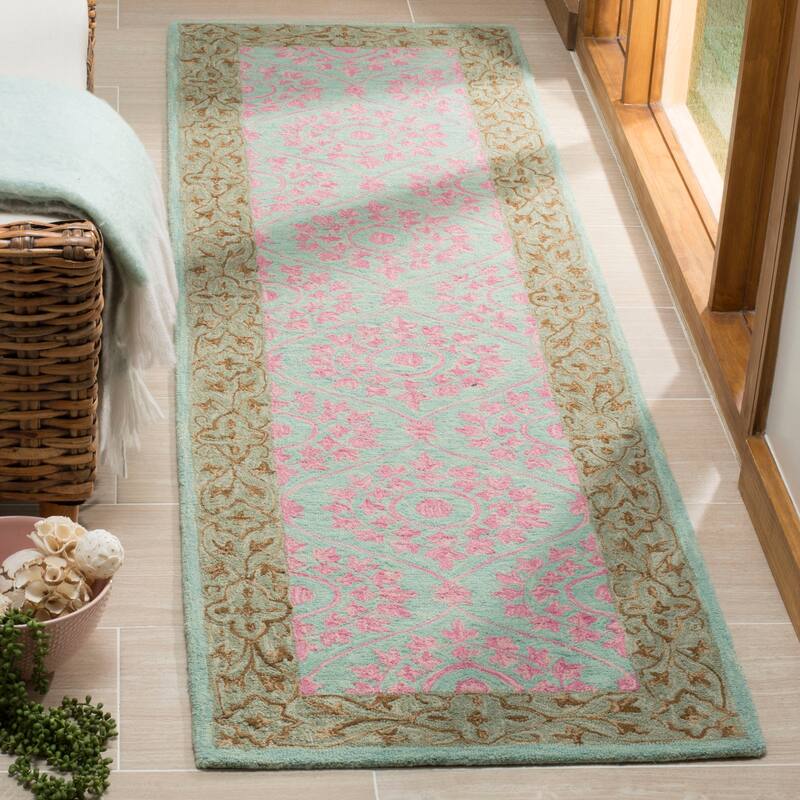 SAFAVIEH Handmade Suzani Keshia Boho Tribal Wool Rug