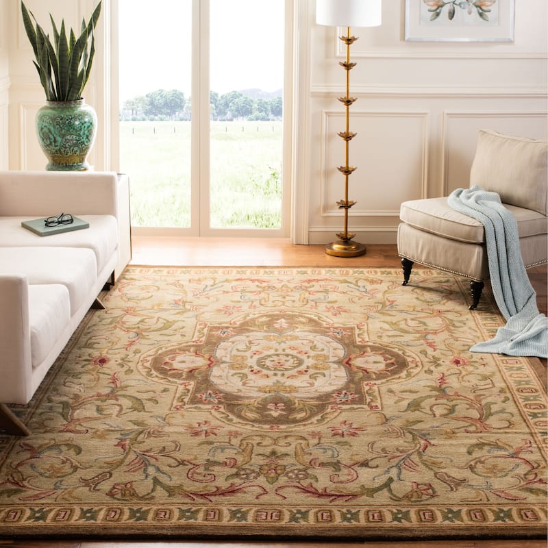 SAFAVIEH Handmade Classic Nidhi Traditional Oriental Wool Rug - 8'3" x 11' - Beige/Olive