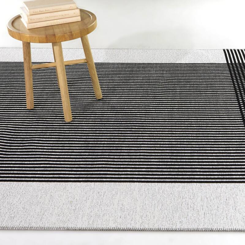 Yves Modern Striped Indoor/Outdoor Area Rug - 5'3" x 7' - Black