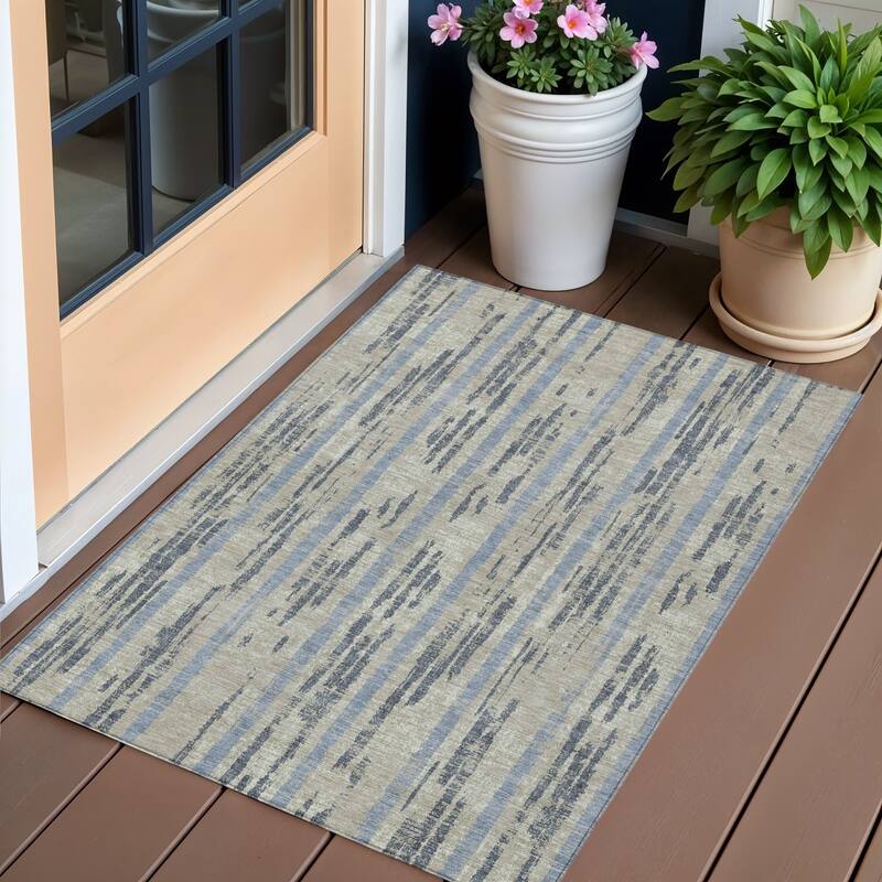 HomeRoots Striped Transitional Rectangle Outdoor Rug - 3' x 5'