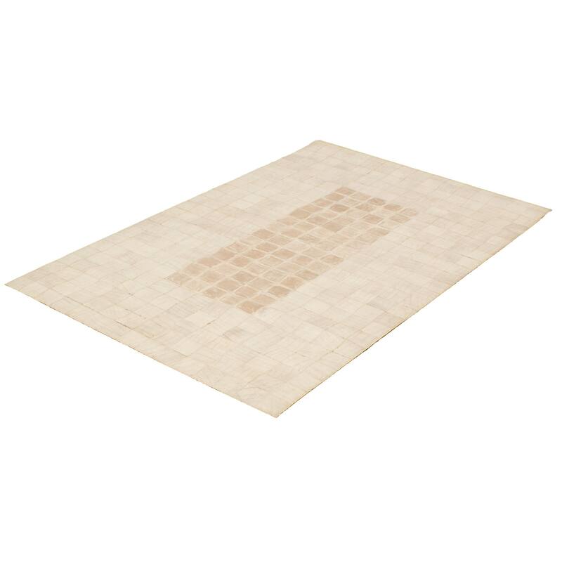 ECARPETGALLERY Handmade Cowhide Patchwork Ivory Leather Rug - 5'0 x 8'0