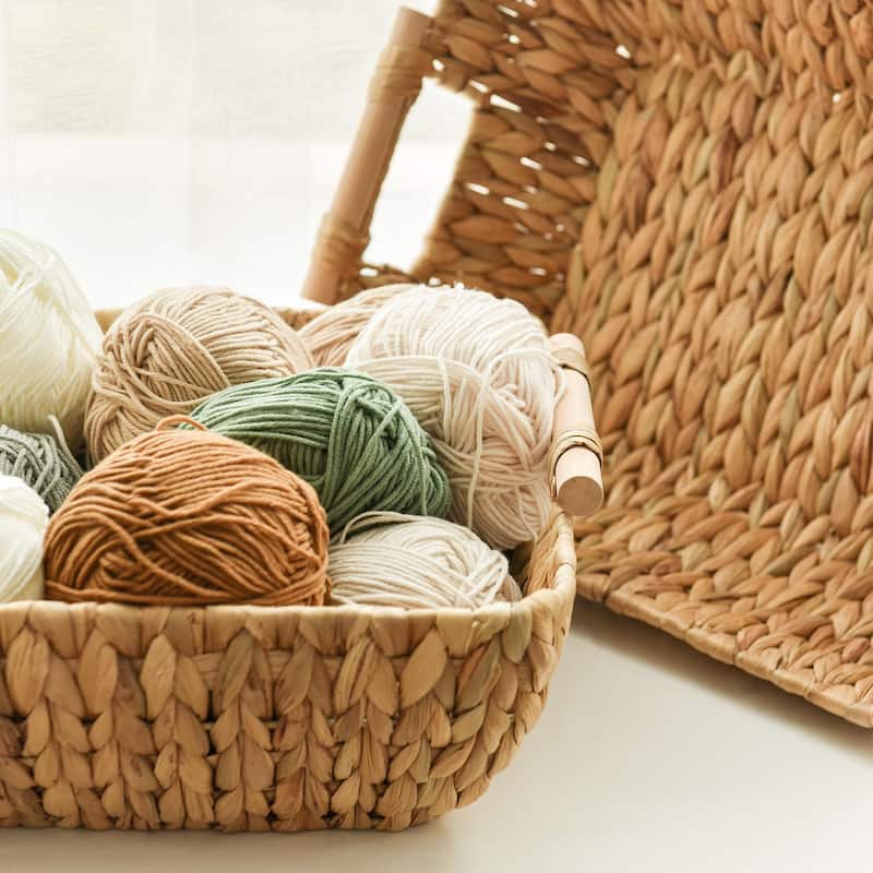 2-Pack Hand-Woven Storage Baskets with Wooden Handles, Wicker Basket for Organizing, Gift Choice