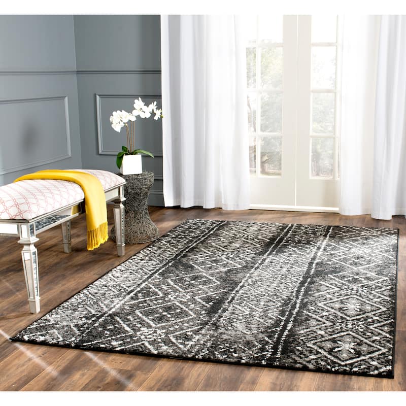 SAFAVIEH Adirondack Maisie Moroccan Boho Distressed Rug - Black/Silver - 4' x 6'