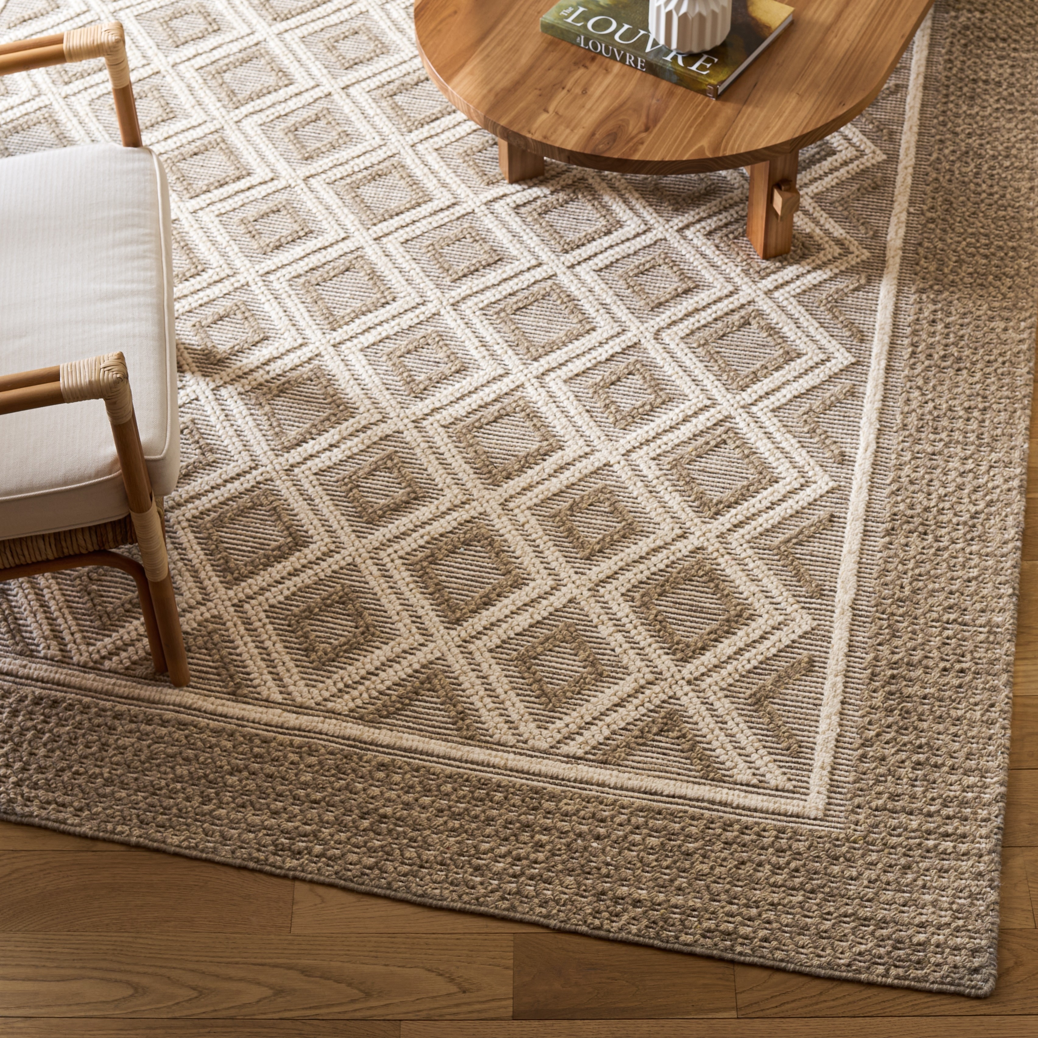 SAFAVIEH Handmade Vermont Shonna Wool Rug
