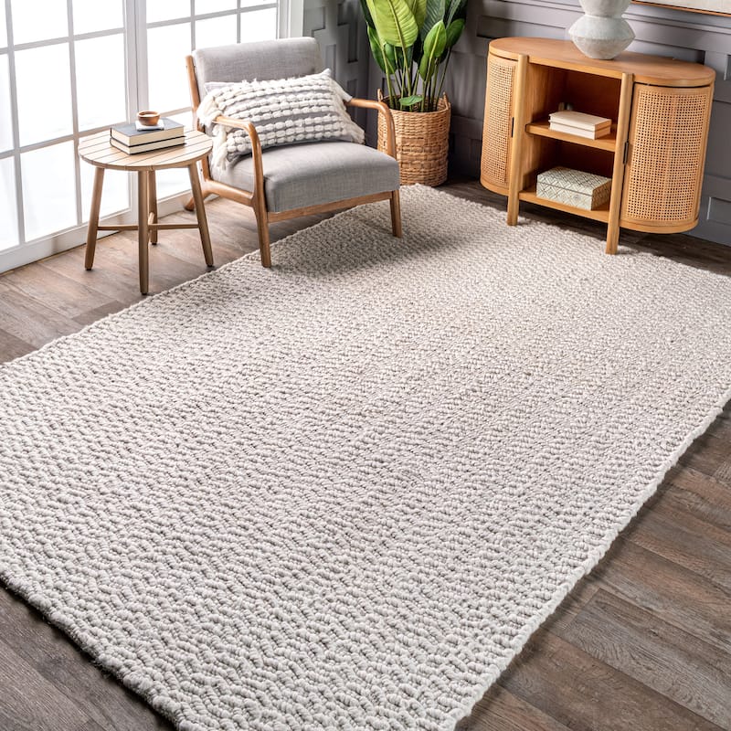 Nuloom Glendora Hand Woven Chevron Area Rug