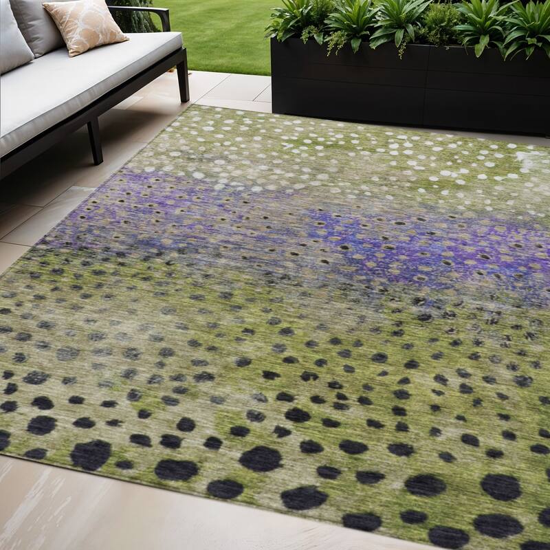 HomeRoots Abstract Transitional Rectangle Outdoor Rug - 8' X 10'