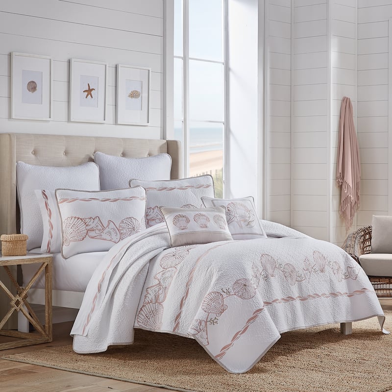 Royal Court Water Front Coastal Quilt Set