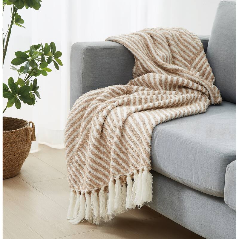 Brooklyn Loom Diagonal Chenille Stripe 50x70 Throw