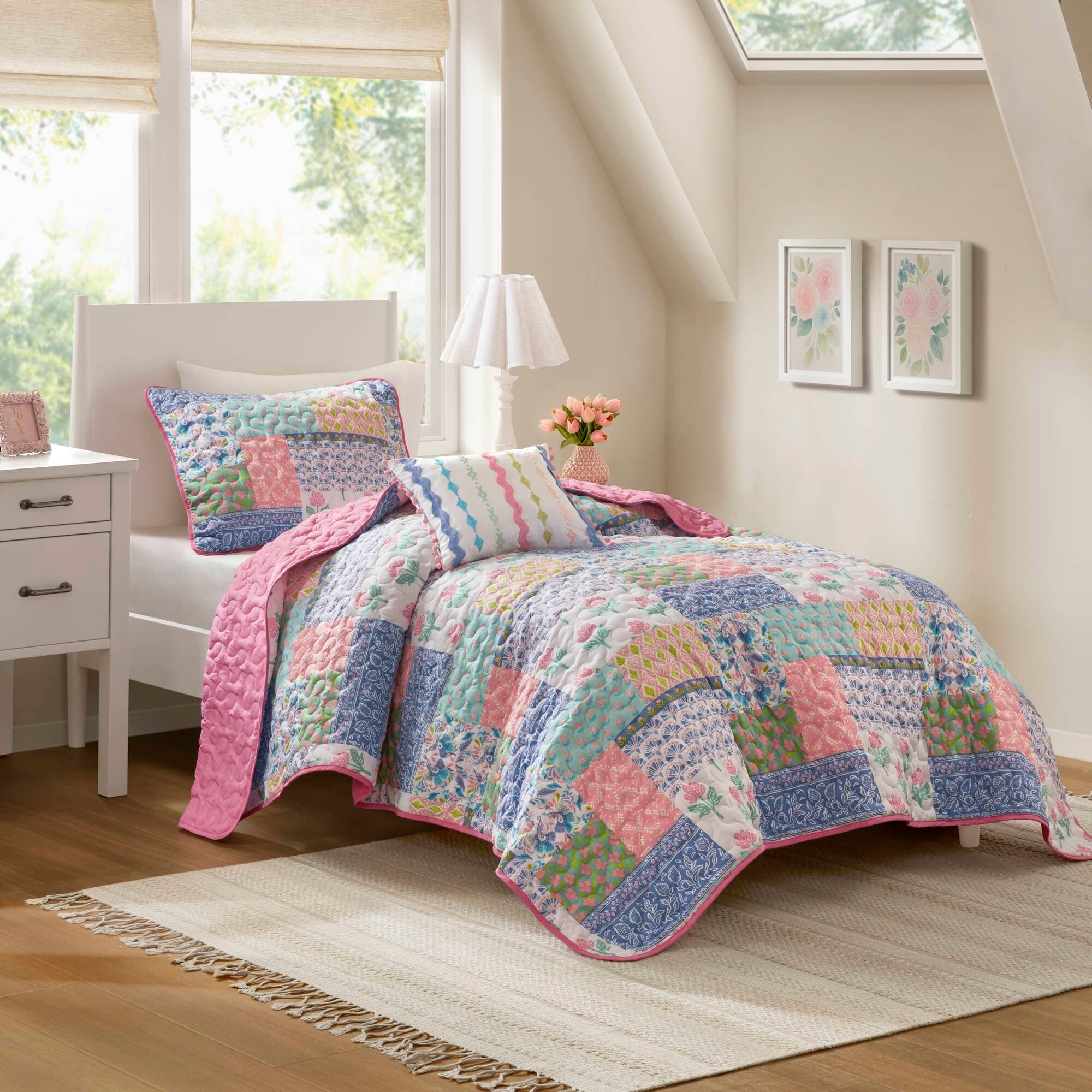 Nellie Patchwork 3 Pc Reversible Quilt Set