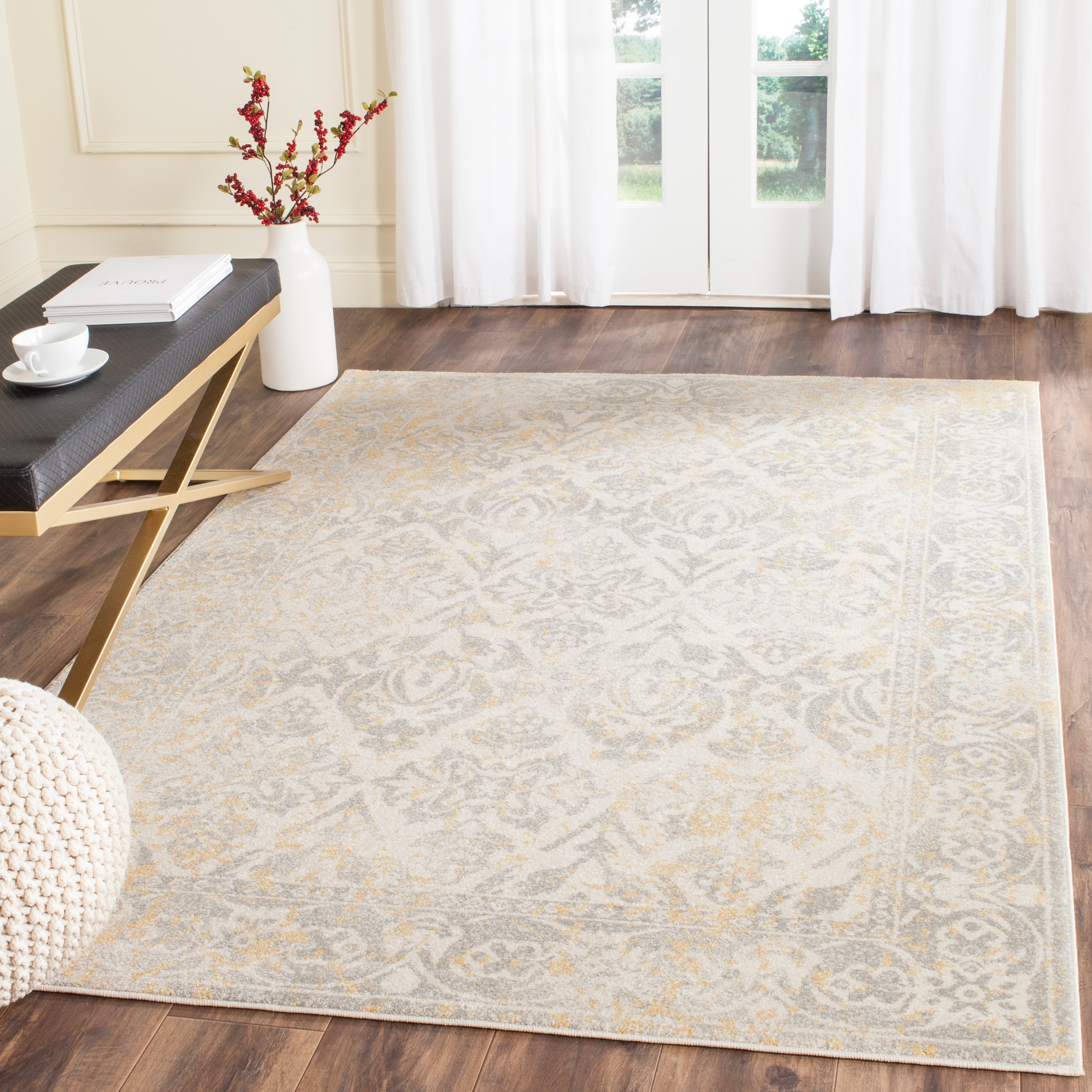 SAFAVIEH Evoke Jennifer Distressed Vintage Boho Rug