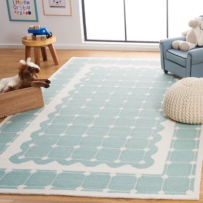 SAFAVIEH Handmade Kids Sijtske Geometric Wool Rug