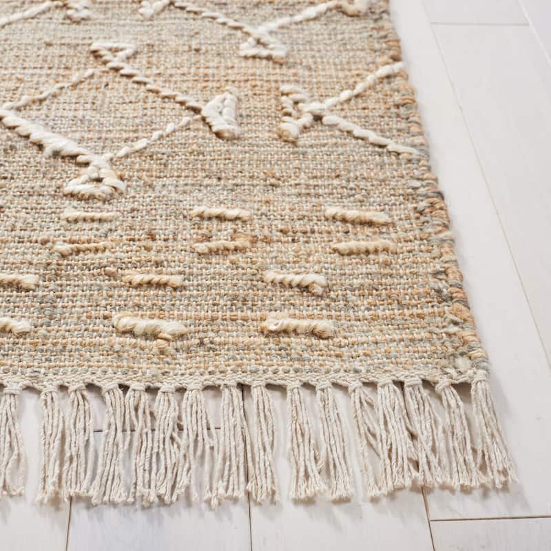SAFAVIEH Handmade Natural Fiber Sneh-Lata Boho Jute Fringe Rug