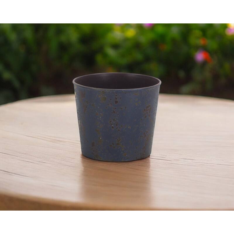HomeRoots 6" Blue Recycled Plastic Indoor Outdoor Round Pot Planter - Blue