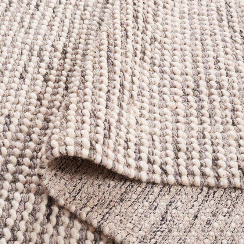 SAFAVIEH Natura Bernetta Wool Fringe Rug