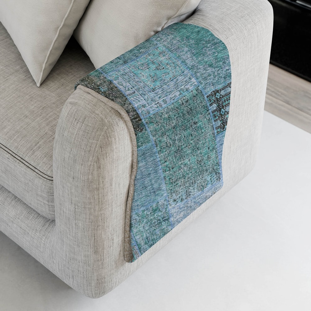 Premium Machine Washable Traditional Patchwork Sherpa Throw Blanket