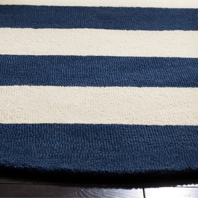 SAFAVIEH Handmade Kids Aimy Stripe Wool Rug