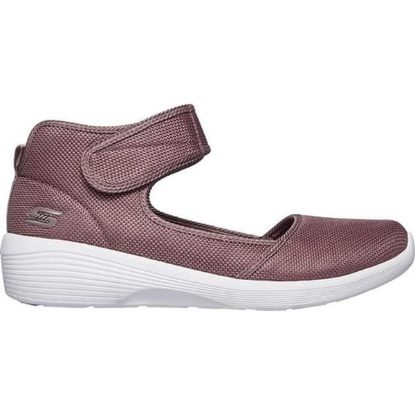 skechers arya strike a pose