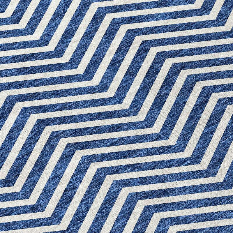 Machine Washable Indoor/ Outdoor Chantille Chevron Stripe Rug