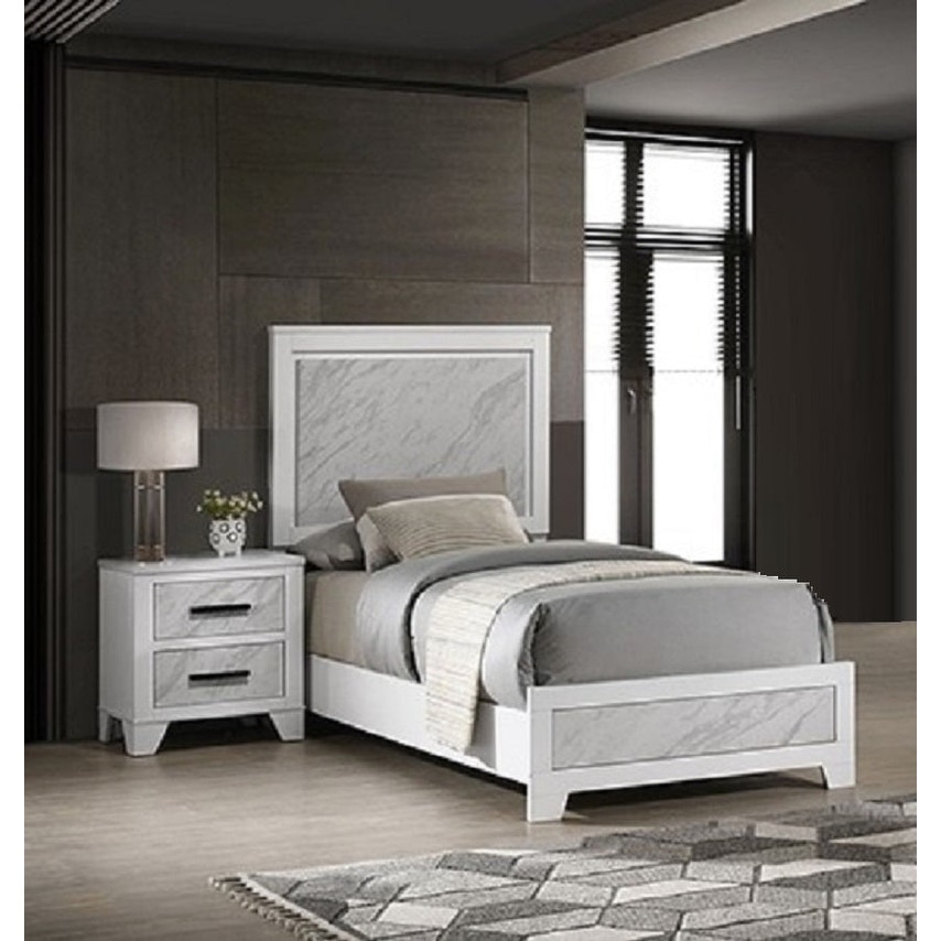 Contemporary 3pc White Finish Bedroom Furniture Set